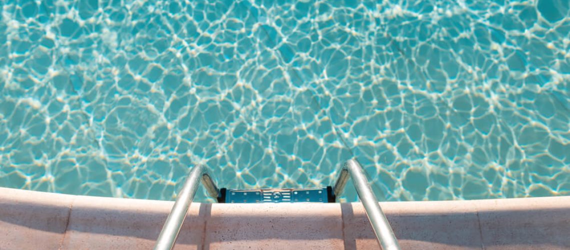 evitar fisuras en las piscinas